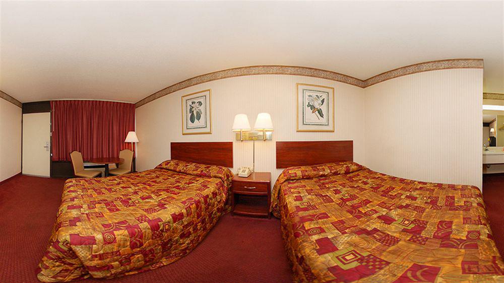 Rodeway Inn West Memphis Exterior photo